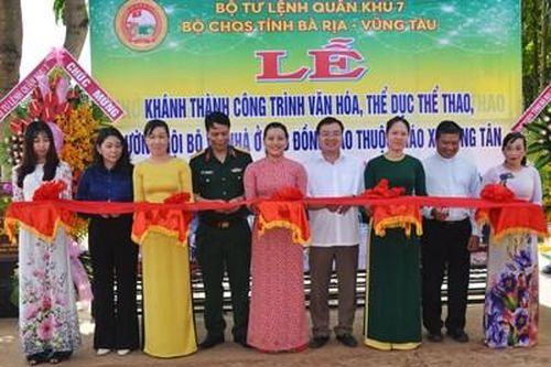 Gắn kết với đồng bào tôn giáo