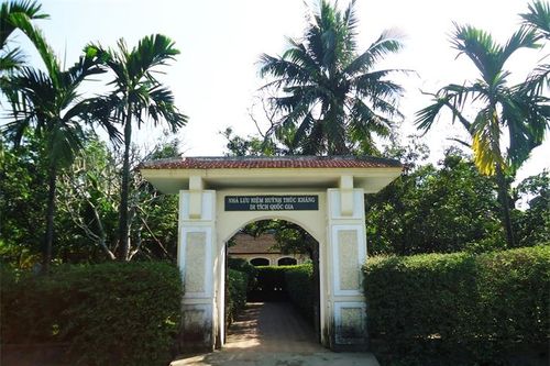 Về thăm quê hương cụ Huỳnh Thúc Kháng