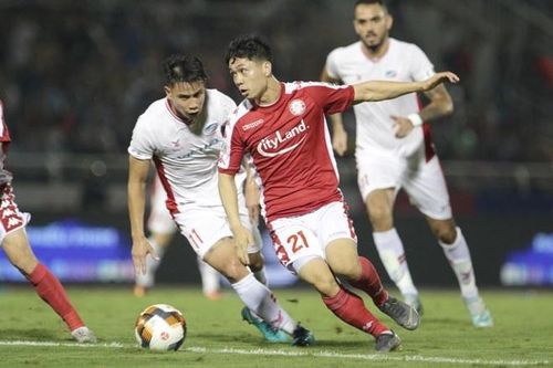 Công Phượng nhận cái kết đắng khi quên giày tập