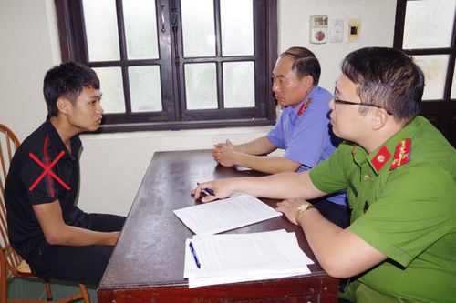 Bắt giữ đối tượng cầm dao đâm chết người sau 7 giờ gây án