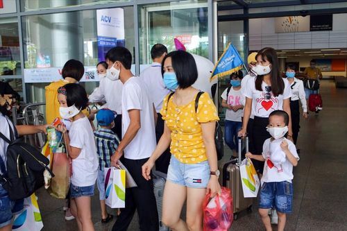 Khách du lịch rục rịch quay lại Đà Nẵng