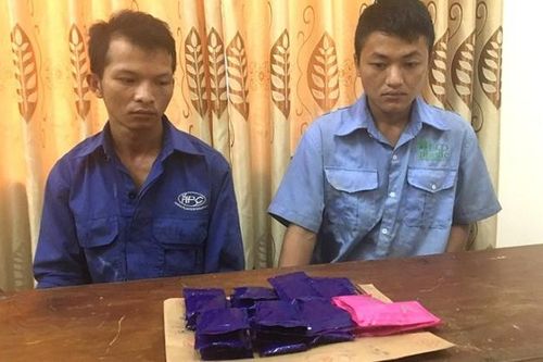 Bắt hai đối tượng vận chuyển 6.000 viên ma túy đi tiêu thụ