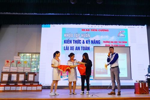 HEAD Tiến Cường: Chương trình Tập huấn kiến thức và Kỹ năng lái xe an toàn