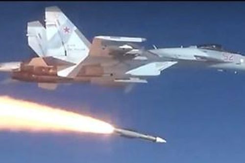 Nga lần đầu tiết lộ hình ảnh bắn thử tên lửa siêu thanh R-37M từ Su-35