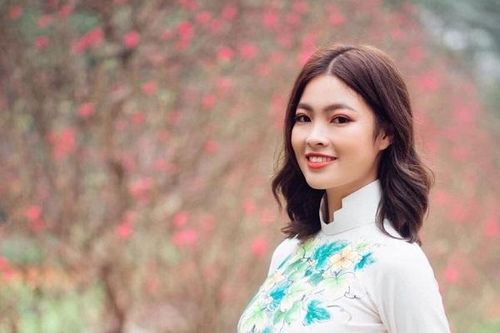 Người đẹp du lịch Quảng Bình 2019 tiết lộ bị đối xử như giúp việc, dẫn đi tiếp khách