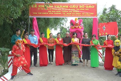 Khánh thành cầu nông thôn