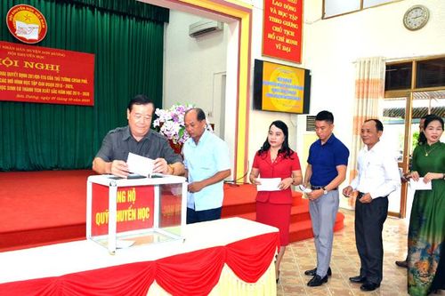 Sơn Dương tổng kết xây dựng xã hội học tập và tuyên dương học sinh giỏi
