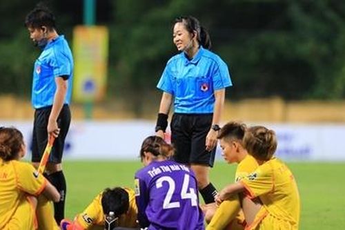 Hình ảnh không đáng có của bóng đá nữ Việt Nam