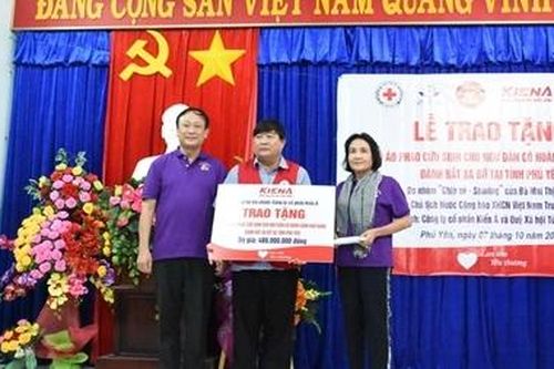 3.500 bộ phao cứu sinh tặng ngư dân miền Trung và chiến sĩ nhà giàn DK1