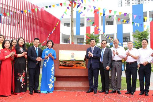 Trường Mầm non Yên Sở được gắn biển công trình chào mừng Đại hội Đảng bộ thành phố Hà Nội