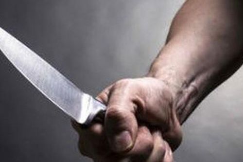 Mâu thuân cá nhân, dùng dao đâm chết người