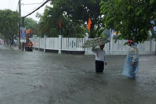 Miền Trung - Tây Nguyên: Mưa to kéo dài, nước sông lên nhanh