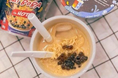 Món mì tôm trà sữa trân châu ở Malaysia