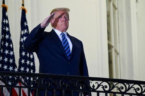 Ông Trump: Sắp có thuốc chữa Covid-19 phát miễn phí cho người Mỹ