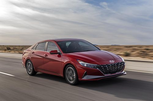 Hyundai đã biến đổi Elantra thế nào trong 30 năm?