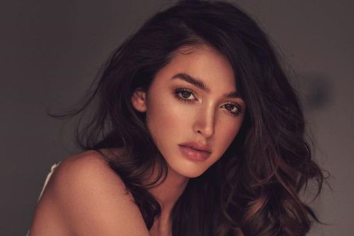 Hot girl Celine Farach giấu kín việc có bạn trai