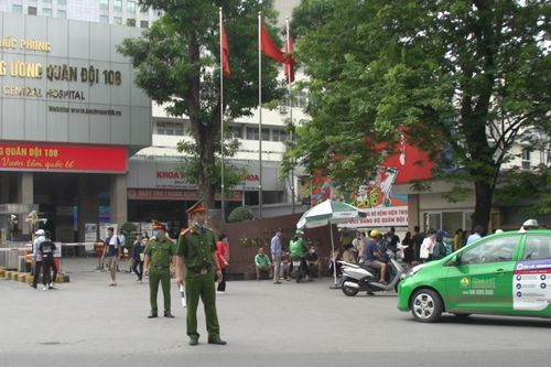 Công an quận Hai Bà Trưng quyết liệt xử lý vi phạm trật tự đô thị