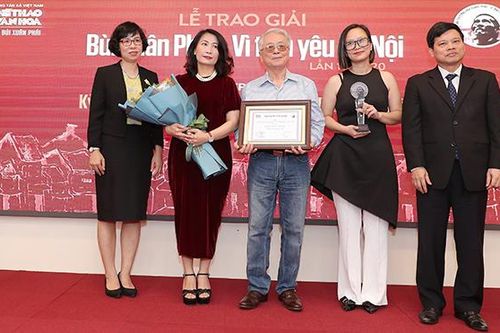 Ca sĩ Tấn Minh: '15-16 tuổi tôi đã yêu nhạc Phú Quang rồi'