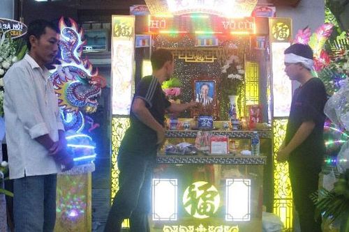 Nước mắt người cha...