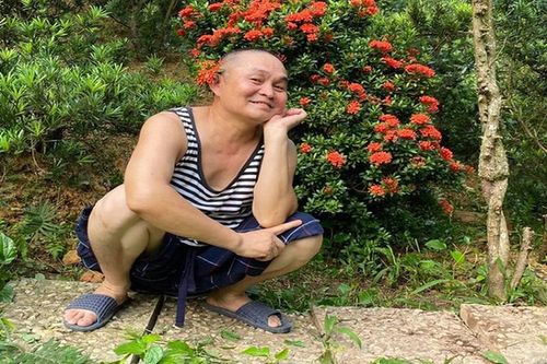'Vua hài đất Bắc' bị hàng xóm chụp trộm biểu cảm khó đỡ