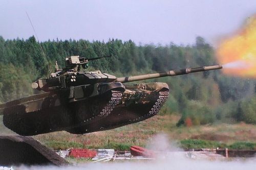 Xe tăng T-90: Từ bị coi thường trở thành 'vua lì đòn' hàng đầu thế giới