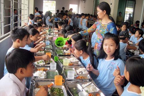 Quan tâm hỗ trợ học sinh bán trú có nhà xa trường học