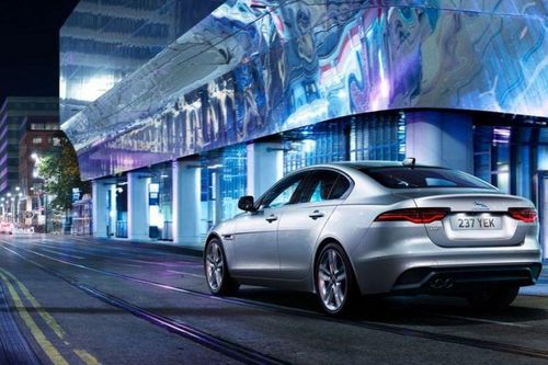 Jaguar XE 2021 phiên bản nâng cấp động cơ và trang bị có gì mới?
