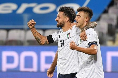 Italy đánh tennis trước Moldova