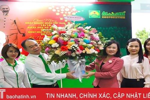 Phó Chủ tịch HĐND tỉnh chúc mừng các doanh nghiệp Hà Tĩnh
