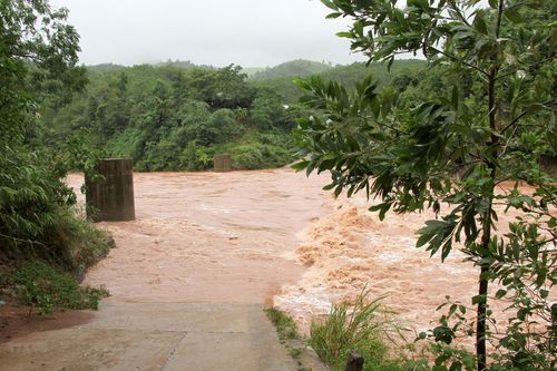 Mưa lớn khiến lũ trên sông Gianh, Kiến Giang, Nhật Lệ lên nhanh