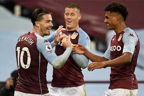 Aston Villa, 'rũ bùn' đứng dậy chói sáng