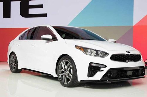 XE HOT (8/10): Bảng giá xe Kia tháng 10, đối thủ của Toyota Vios giảm giá kỷ lục tại VN