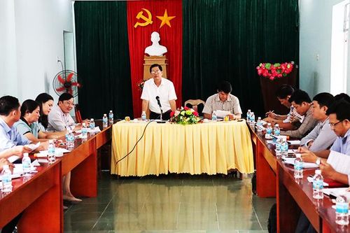 Ông Nguyễn Tấn Tuân làm việc với xã Cam Thịnh Đông và Cam Lập