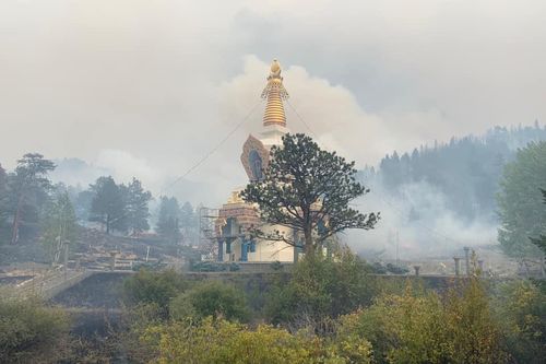 Hoa Kỳ : Một trung tâm Phật giáo bị cháy rừng tấn công