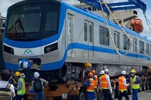 Cận cảnh hình ảnh 3 toa tàu đầu tiên của tuyến metro số 1