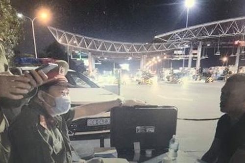 Phạt hơn 40 triệu lái xe Mercedes không GPLX dương tính ma túy
