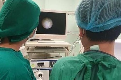 Nguy hiểm bé gái cho dị vật vào vùng kín