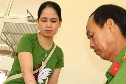 Công an tỉnh Đồng Tháp tổ chức 39 tổ cấp căn cước công dân