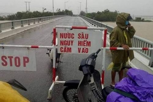 Chèo thuyền đi bắt chim, người đàn ông bị nước cuốn mất tích