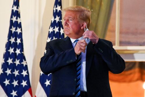 Tại sao giới bác sĩ hoài nghi tuyên bố về sức khỏe của ông Trump?