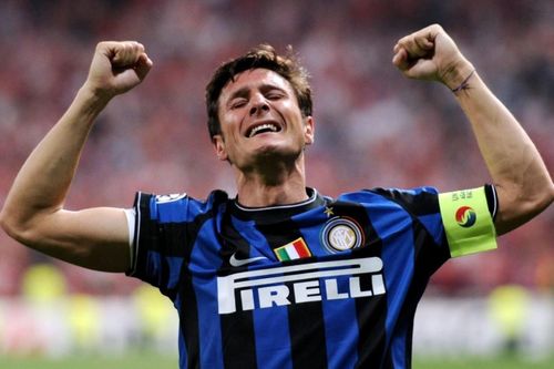 Zanetti, Alves bị gạt khỏi danh sách hậu vệ phải hay nhất mọi thời đại