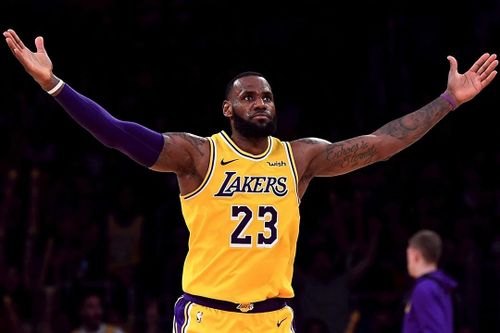 LeBron James hơn Michael Jordan và Kobe Bryant ở những trận quyết định