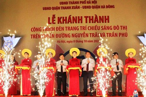 Khánh thành công trình đèn trang trí chiếu sáng trục đường Nguyễn Trãi - Trần Phú