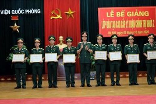 Học viện Quốc phòng bế giảng Lớp đào tạo cao cấp lý luận chính trị khóa 2