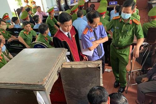 Điều tra lại vụ trộm két sắt tại trụ sở xã Tam Giang