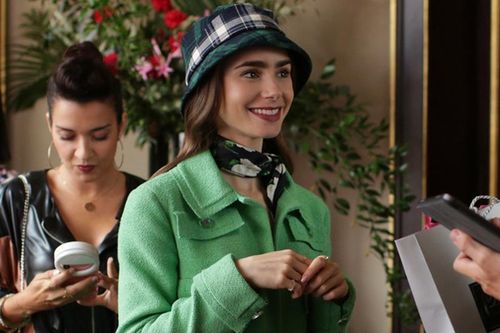 Học phong cách Pháp như Lily Collins trong 'Emily in Paris' đang sốt trên Netflix