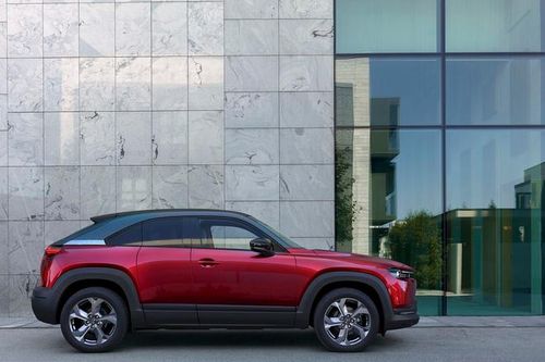 Mazda ra mắt mẫu xe MX-30 tại thị trường Nhật Bản