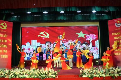 Sôi nổi diễn đàn 'Tuổi trẻ Nghệ An vững ý chí – trọn niềm tin'