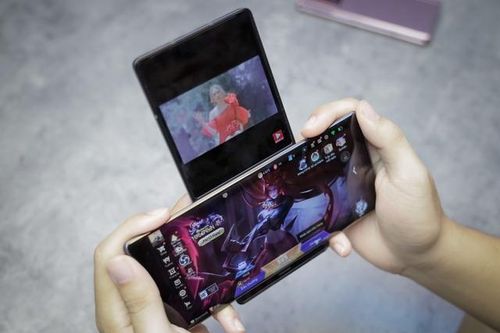 LG Wing: Smartphone xoay hình chữ T, giá hơn 17 triệu đồng