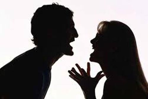 Cãi vã, chồng xô vợ mới sinh ngã dẫn đến tử vong